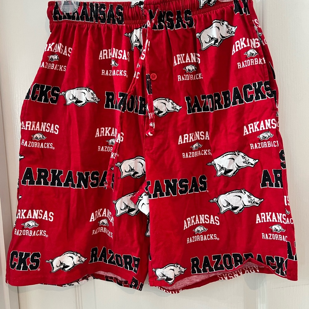 Arkansas Razorbacks Red Men's Shorts waist 14-16 length 20 Has pockets!